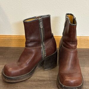 Frye Vintage Villager Brown Leather Platform Heeled Boots